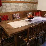 тодорината къща Guest house Leshten