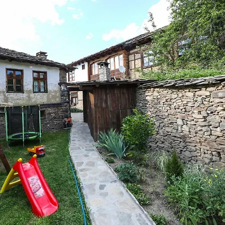 тодорината къща Leshten