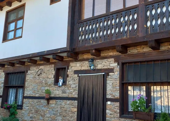 Guest house тодорината къща Leshten