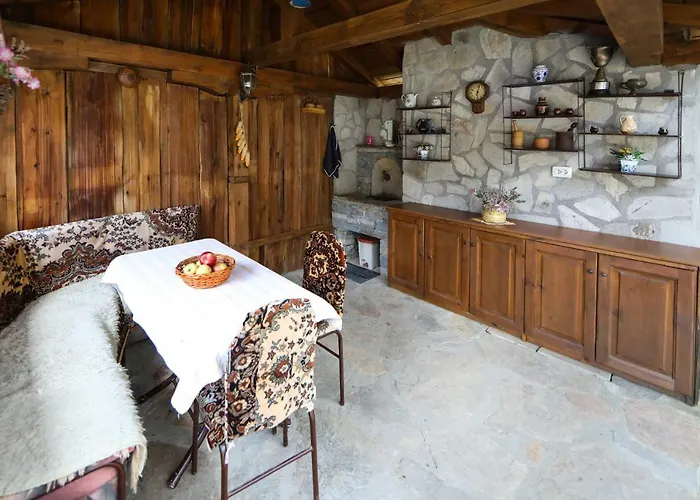 Guest house тодорината къща 3*