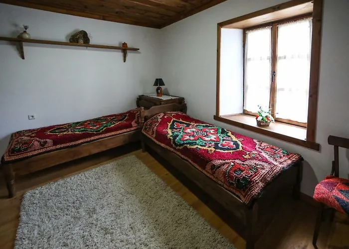 Guest house тодорината къща Leshten
